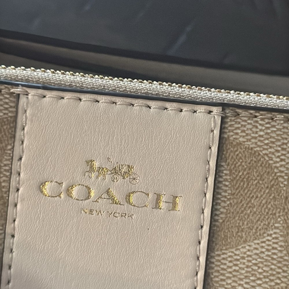 Coach Wristlet - Picture 2 of 7